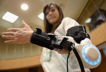 日本機(jī)器人制造商展出意念操控裝備-磐眾科技(廣州)有限公司